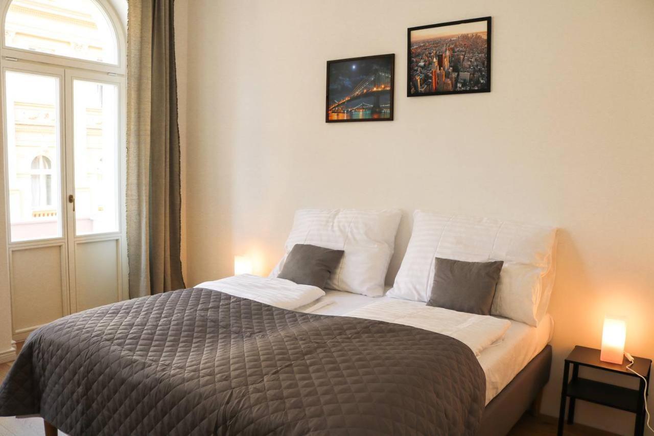 Rose Suites And Rooms Praga Exterior foto